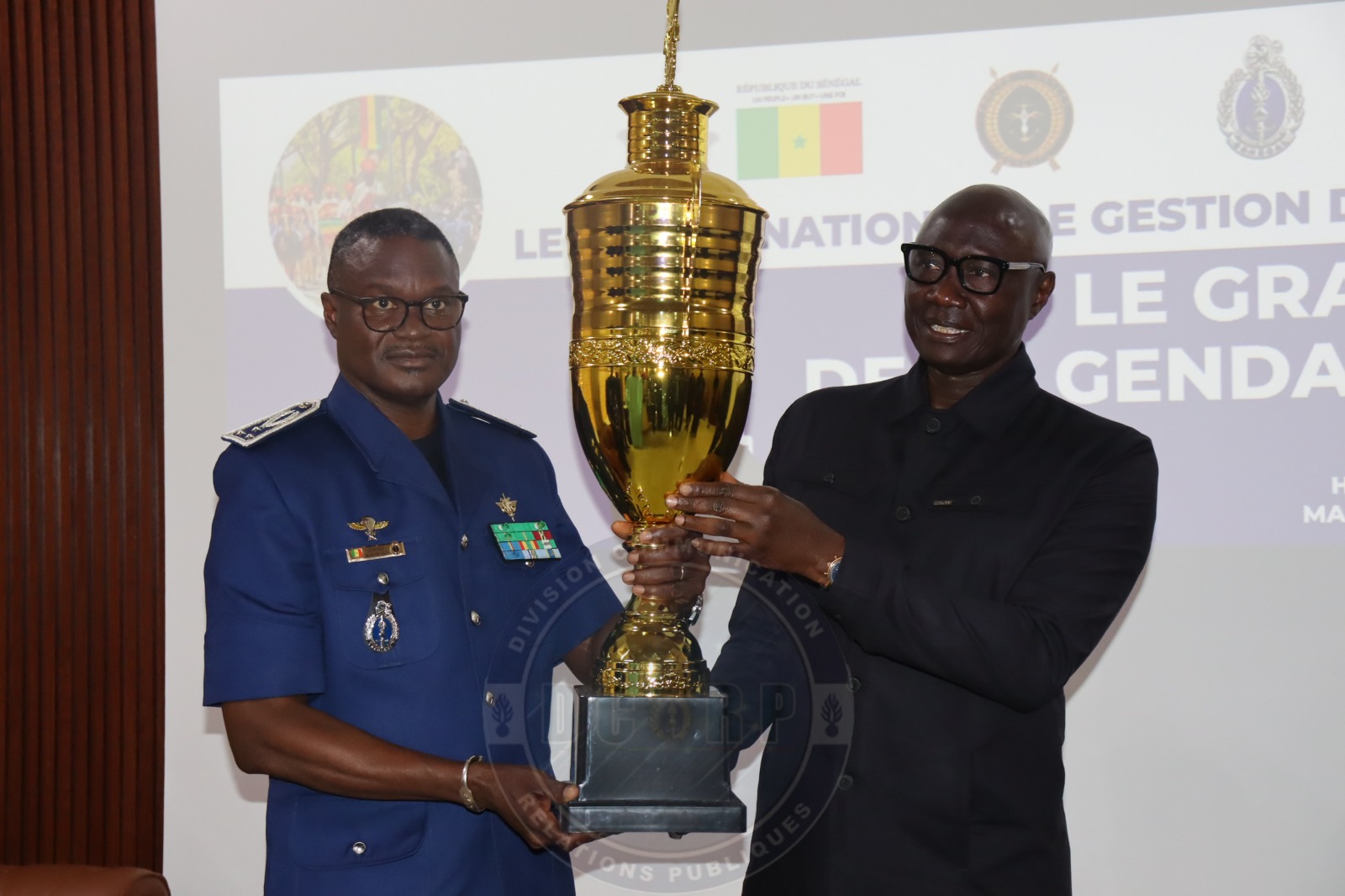Journée hippique dédiée à la Gendarmerie nationale : Remise de trophées au Haut-commandement - Image 1